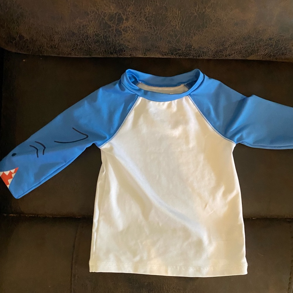 Swim shirt rash guard